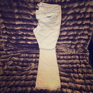 Beautiful stretch flare jeans 👖❤️